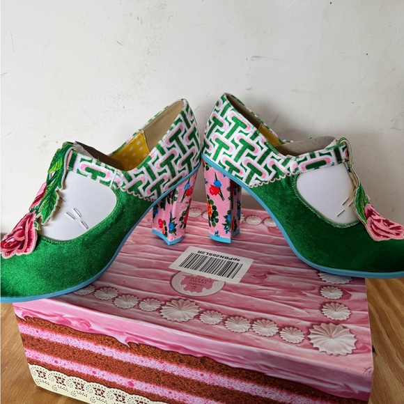 Hot Chocolate Rose Heels - Picture 5 of 7